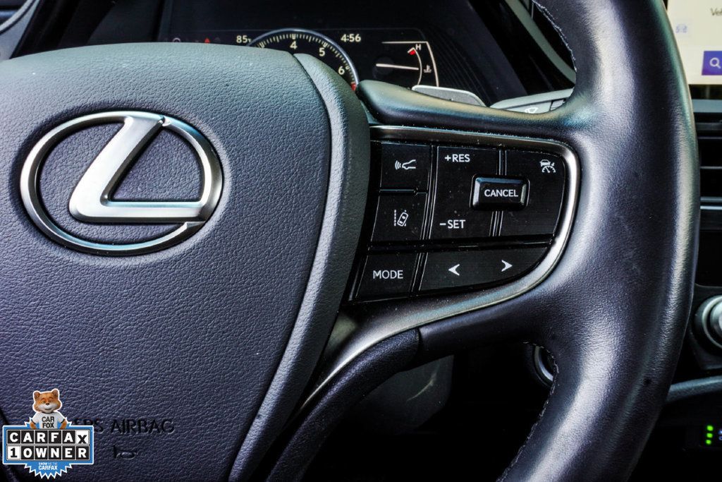Lexus ES photo 28