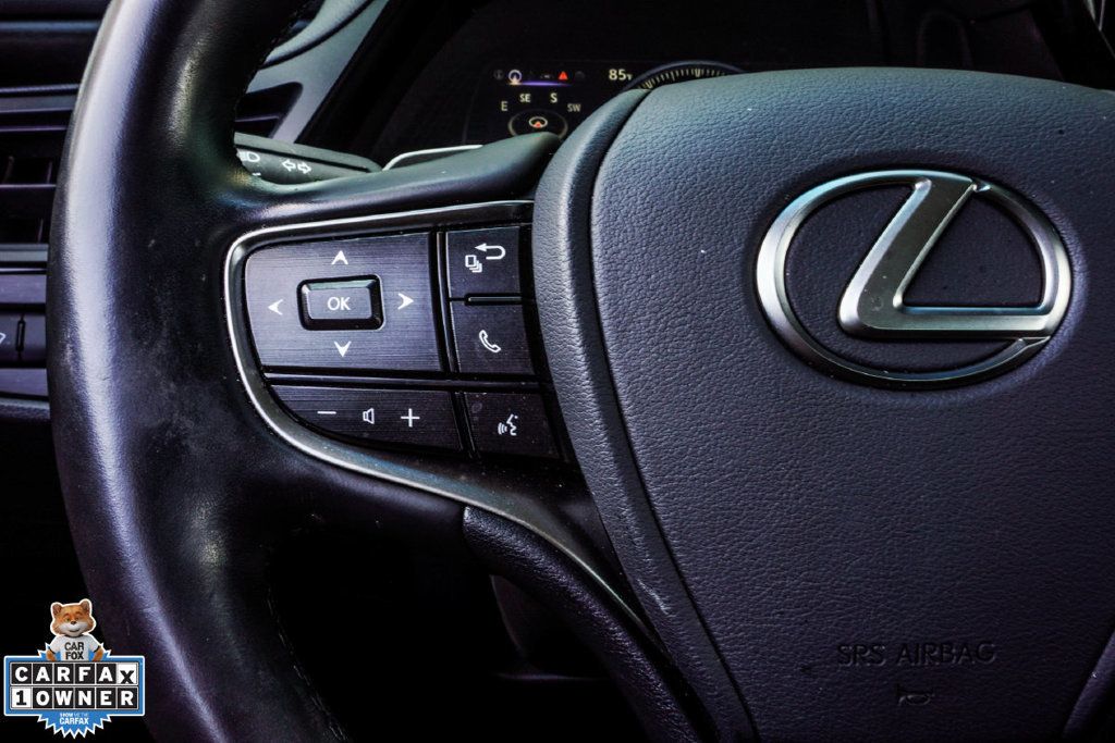 Lexus ES photo 29