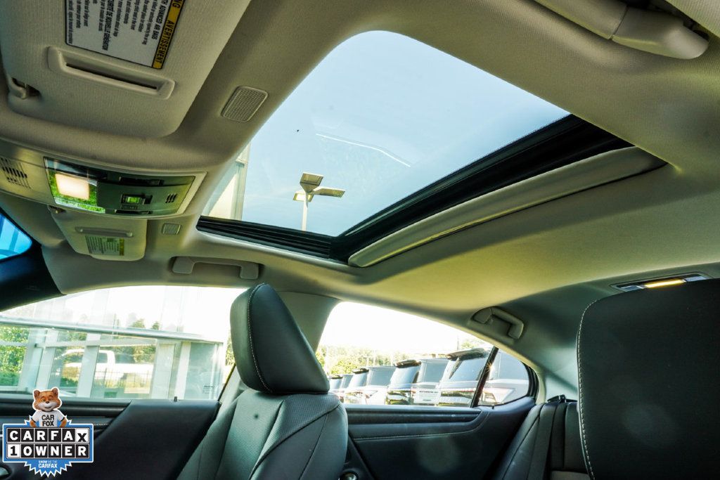 Lexus ES photo 38