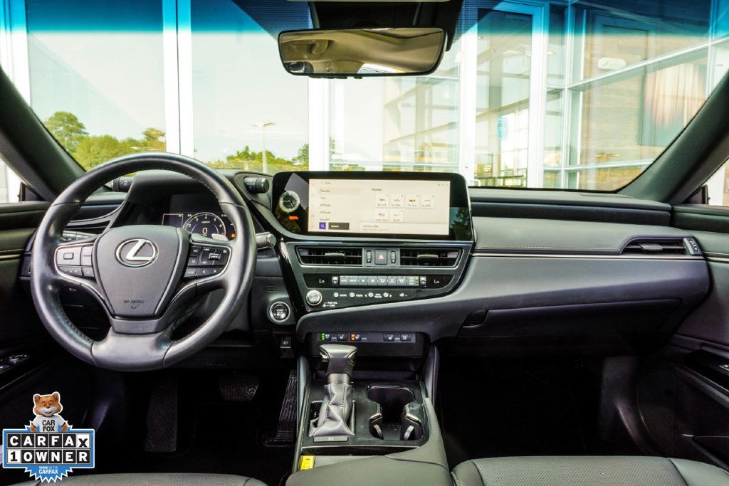 Lexus ES photo 5