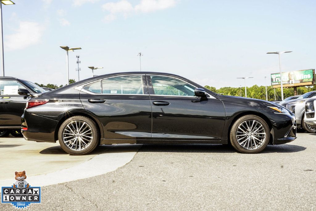 Lexus ES photo 6