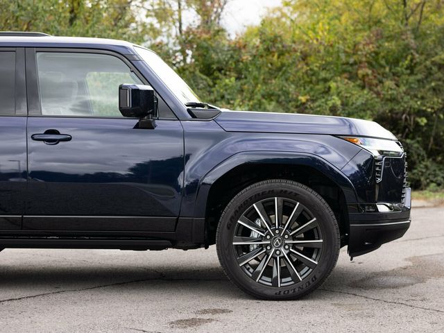 2025 Lexus GX GX550 Luxury+, Cold Area Pack, Head-Up Display, 3rd Row Seating - 22938042 - 11