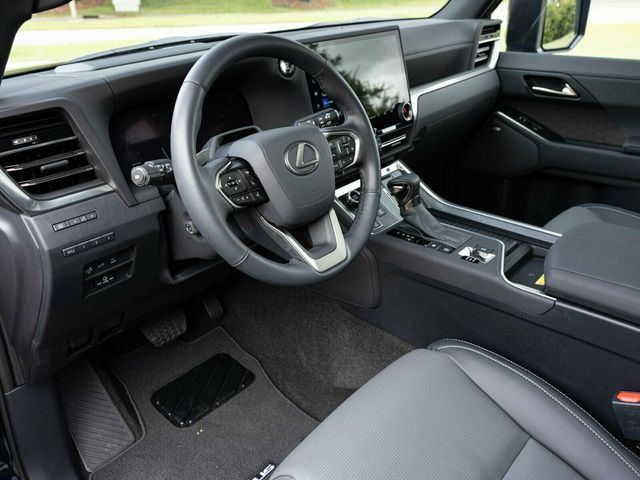 2025 Lexus GX GX550 Luxury+, Cold Area Pack, Head-Up Display, 3rd Row Seating - 22938042 - 23