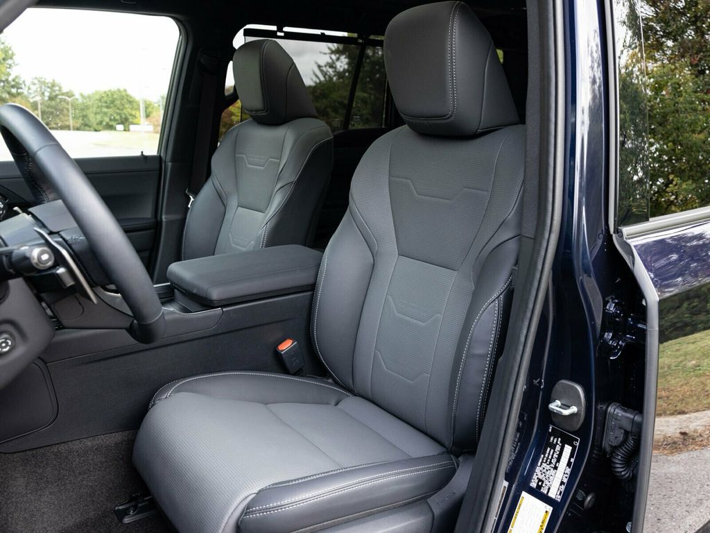 2025 Lexus GX GX550 Luxury+, Cold Area Pack, Head-Up Display, 3rd Row Seating - 22938042 - 26