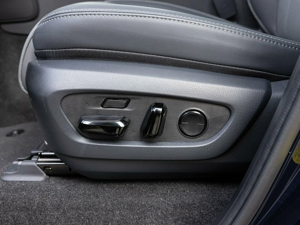 2025 Lexus GX GX550 Luxury+, Cold Area Pack, Head-Up Display, 3rd Row Seating - 22938042 - 27