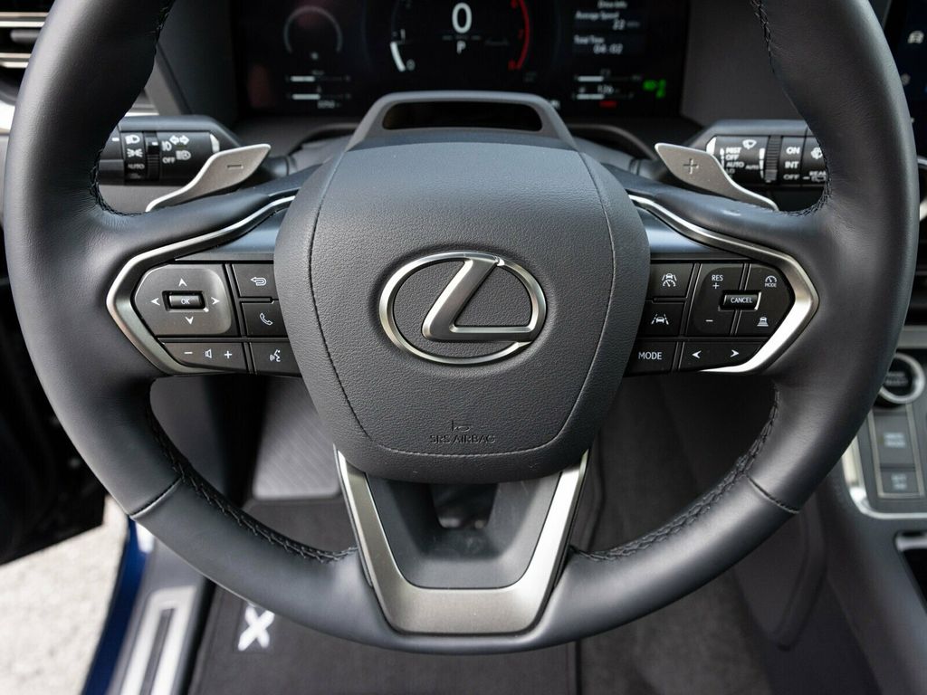 2025 Lexus GX GX550 Luxury+, Cold Area Pack, Head-Up Display, 3rd Row Seating - 22938042 - 32