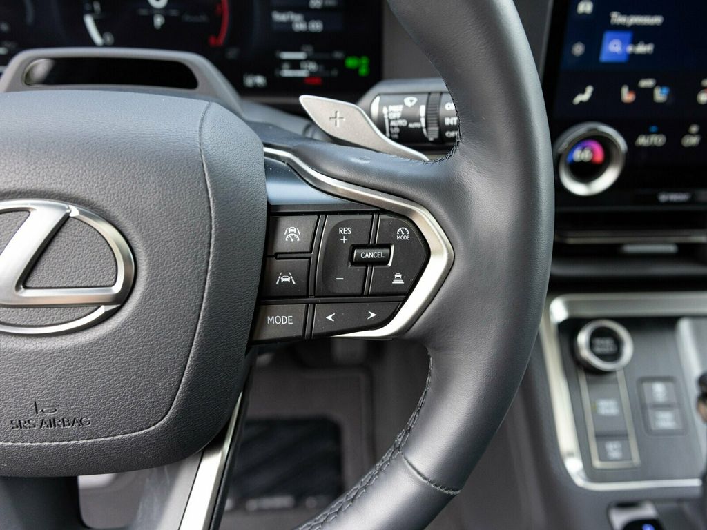 2025 Lexus GX GX550 Luxury+, Cold Area Pack, Head-Up Display, 3rd Row Seating - 22938042 - 33