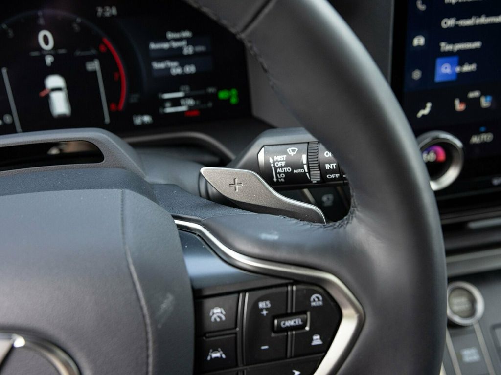 2025 Lexus GX GX550 Luxury+, Cold Area Pack, Head-Up Display, 3rd Row Seating - 22938042 - 34