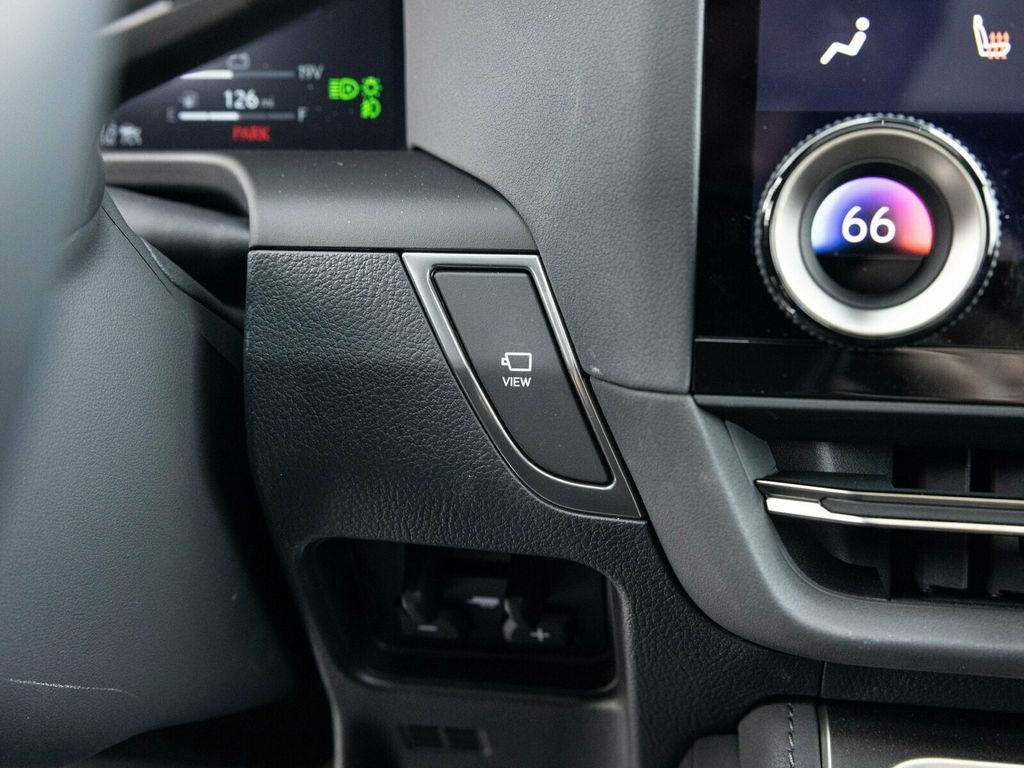 2025 Lexus GX GX550 Luxury+, Cold Area Pack, Head-Up Display, 3rd Row Seating - 22938042 - 37