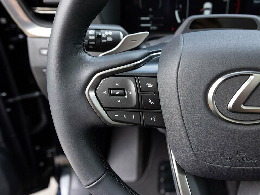 2025 Lexus GX GX550 Luxury+, Cold Area Pack, Head-Up Display, 3rd Row Seating - 22938042 - 39