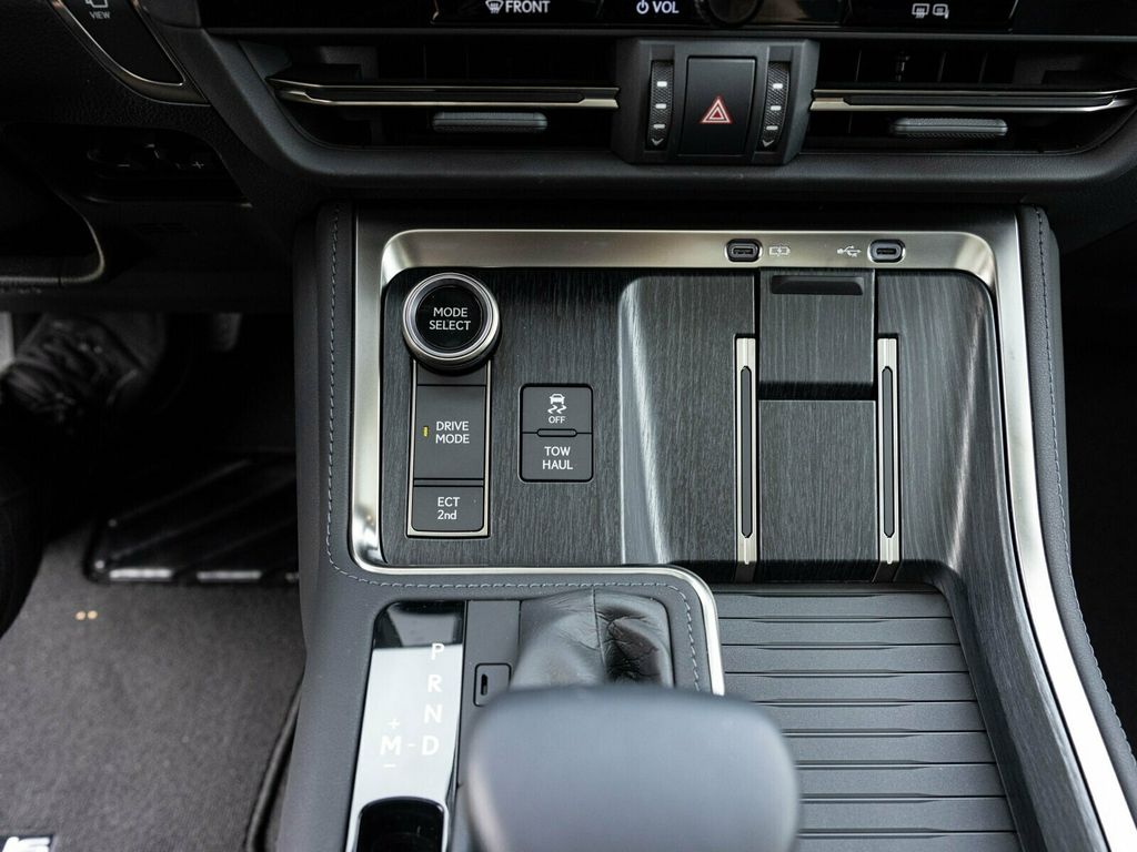 2025 Lexus GX GX550 Luxury+, Cold Area Pack, Head-Up Display, 3rd Row Seating - 22938042 - 44