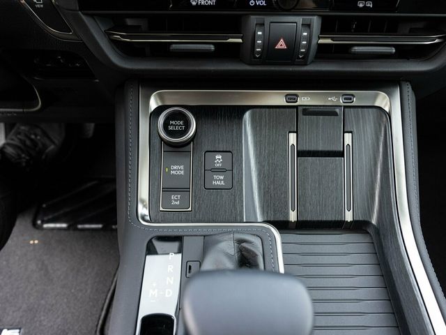 2025 Lexus GX GX550 Luxury+, Cold Area Pack, Head-Up Display, 3rd Row Seating - 22938042 - 44