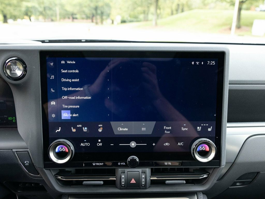 2025 Lexus GX GX550 Luxury+, Cold Area Pack, Head-Up Display, 3rd Row Seating - 22938042 - 45