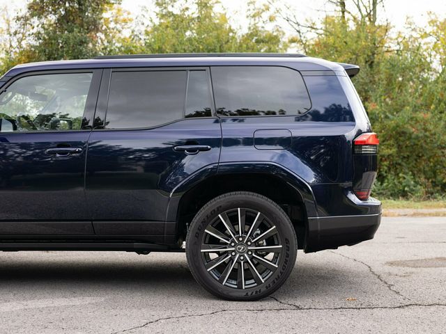 2025 Lexus GX GX550 Luxury+, Cold Area Pack, Head-Up Display, 3rd Row Seating - 22938042 - 4