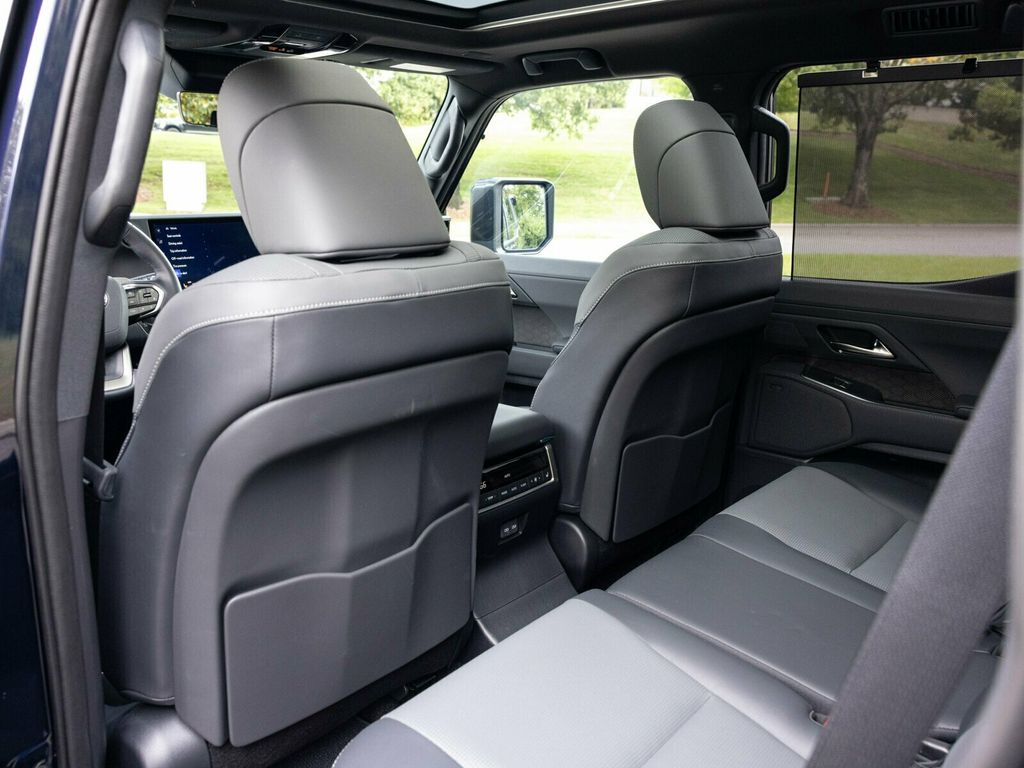 2025 Lexus GX GX550 Luxury+, Cold Area Pack, Head-Up Display, 3rd Row Seating - 22938042 - 54