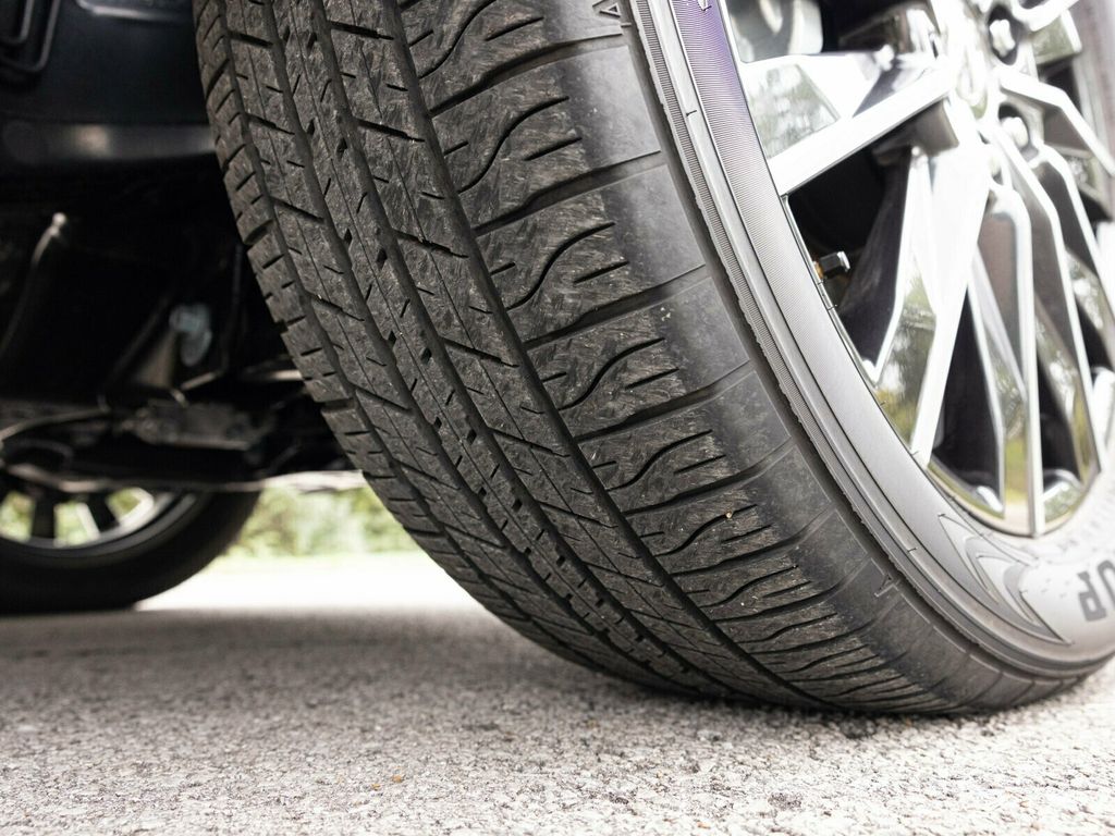 2025 Lexus GX GX550 Luxury+, Cold Area Pack, Head-Up Display, 3rd Row Seating - 22938042 - 80