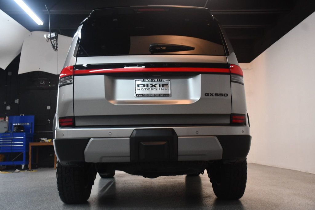 Lexus GX photo 15