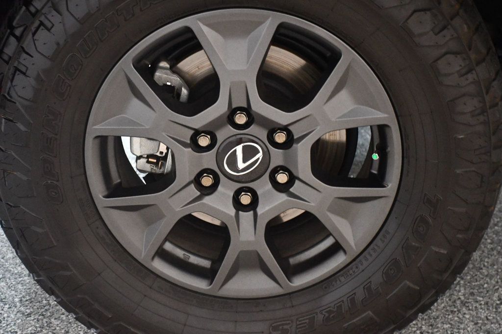 Lexus GX photo 19