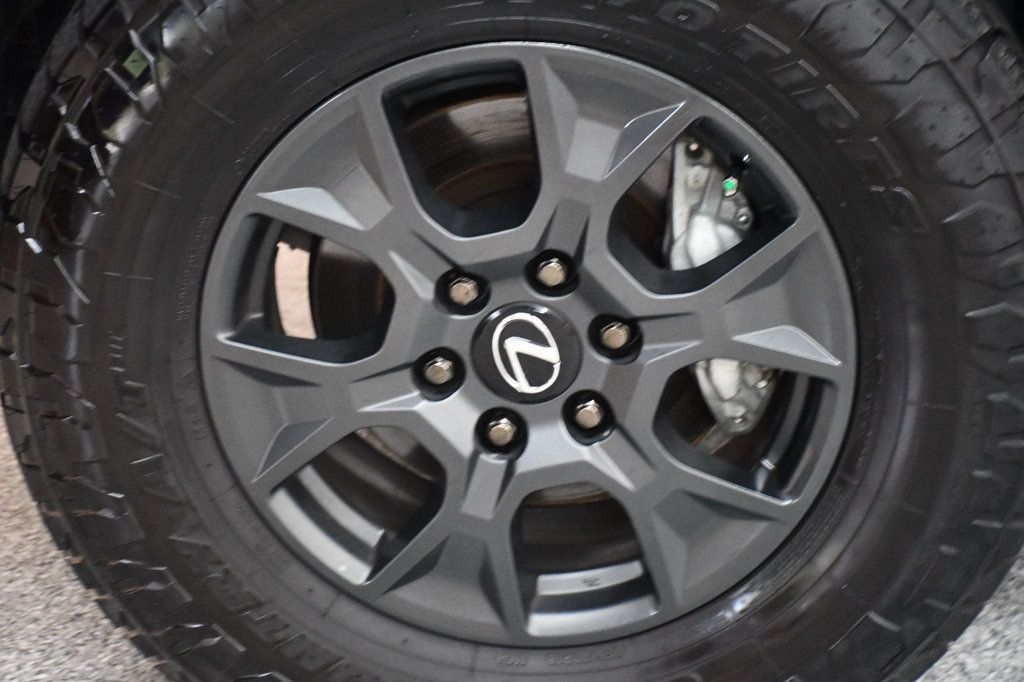 Lexus GX photo 22