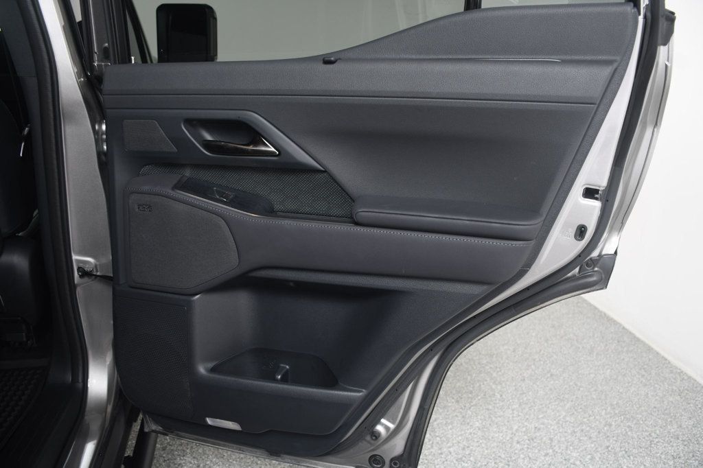 Lexus GX photo 26