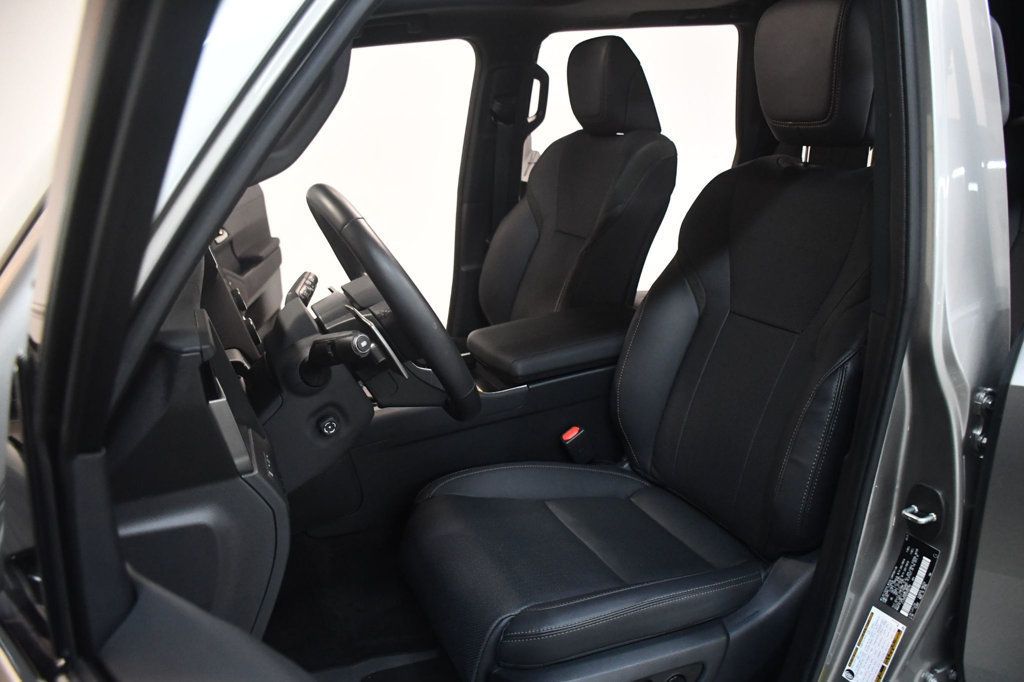 Lexus GX photo 32