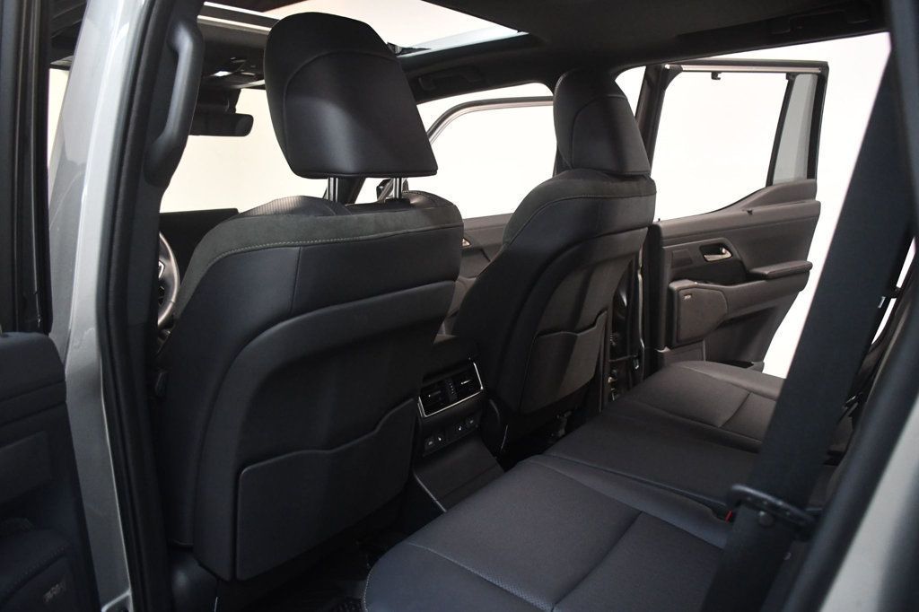 Lexus GX photo 34