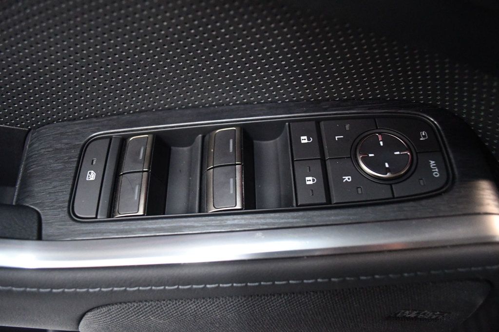 Lexus GX photo 47