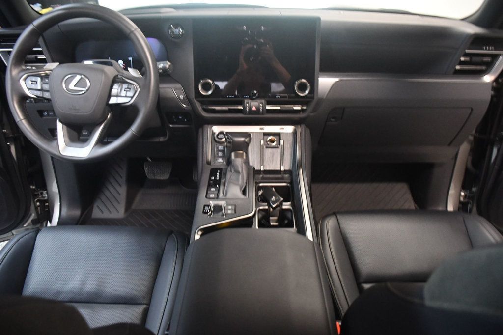 Lexus GX photo 5