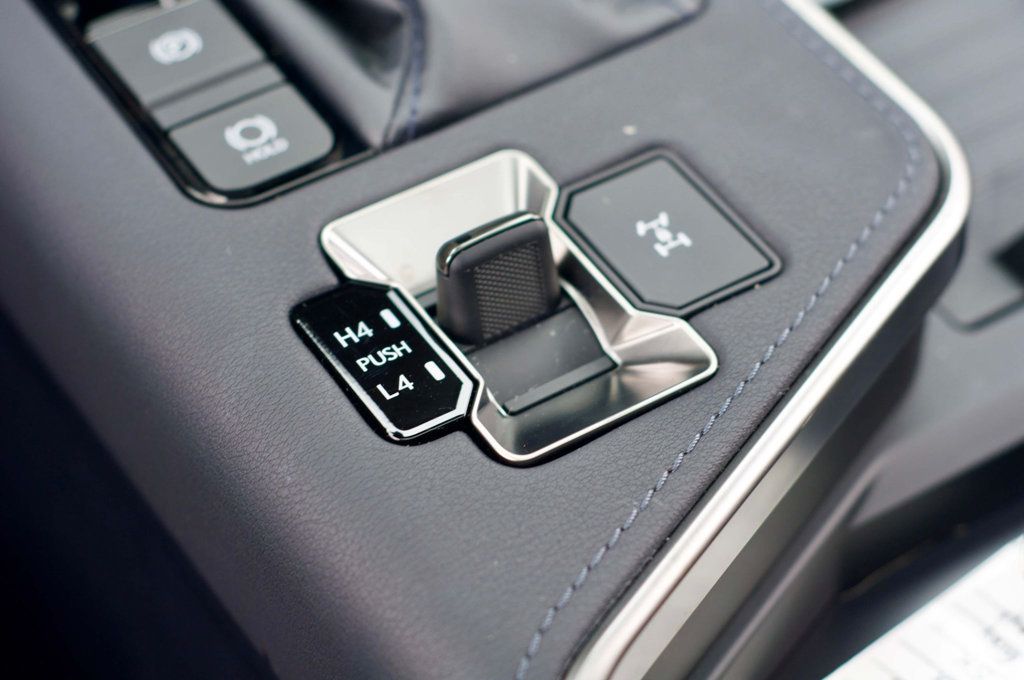 2025 Lexus GX Local TradePremiumPlus/TrafficAssist/ColdAreaPkg/HeadUpDisplay - 22985248 - 30