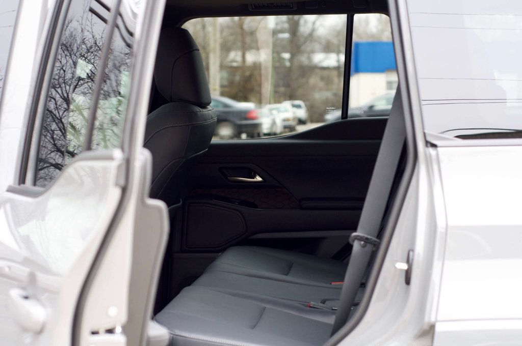 2025 Lexus GX Local TradePremiumPlus/TrafficAssist/ColdAreaPkg/HeadUpDisplay - 22985248 - 36