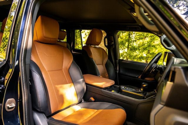 2025 Lexus GX Luxury+/2ndRowCaptains/Heated&CooledSeats/HeadsUpDisplay/NAV - 23069618 - 14