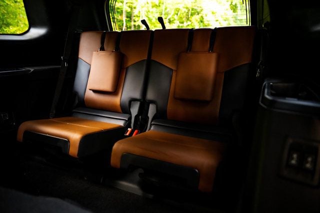 2025 Lexus GX Luxury+/2ndRowCaptains/Heated&CooledSeats/HeadsUpDisplay/NAV - 23069618 - 17