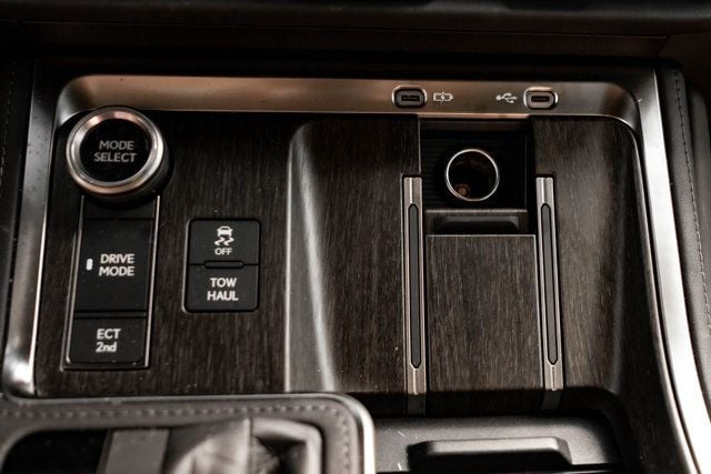 2025 Lexus GX Luxury+/2ndRowCaptains/Heated&CooledSeats/HeadsUpDisplay/NAV - 23069618 - 22