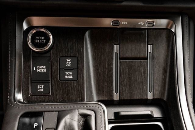 2025 Lexus GX Luxury+/2ndRowCaptains/Heated&CooledSeats/HeadsUpDisplay/NAV - 23069618 - 23