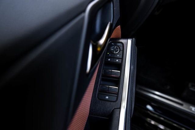 2025 Lexus GX Luxury+/2ndRowCaptains/Heated&CooledSeats/HeadsUpDisplay/NAV - 23069618 - 35