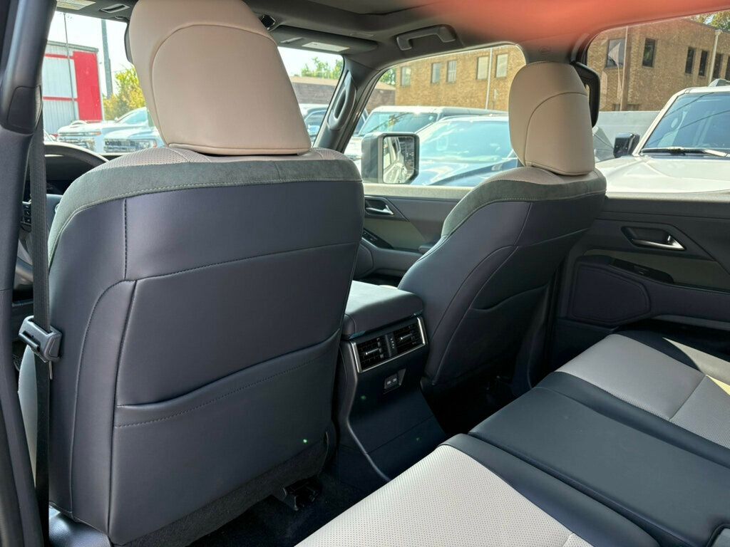 2025 Lexus GX 550 Overtrail photo 15