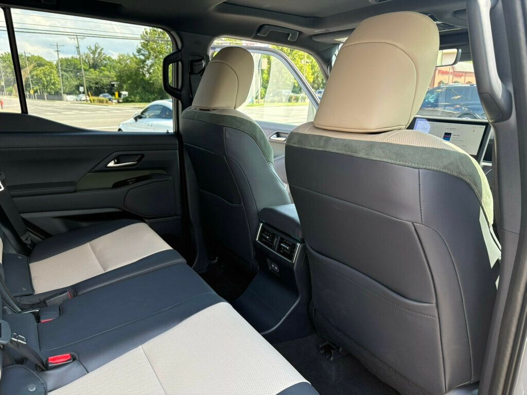 2025 Lexus GX 550 Overtrail photo 20
