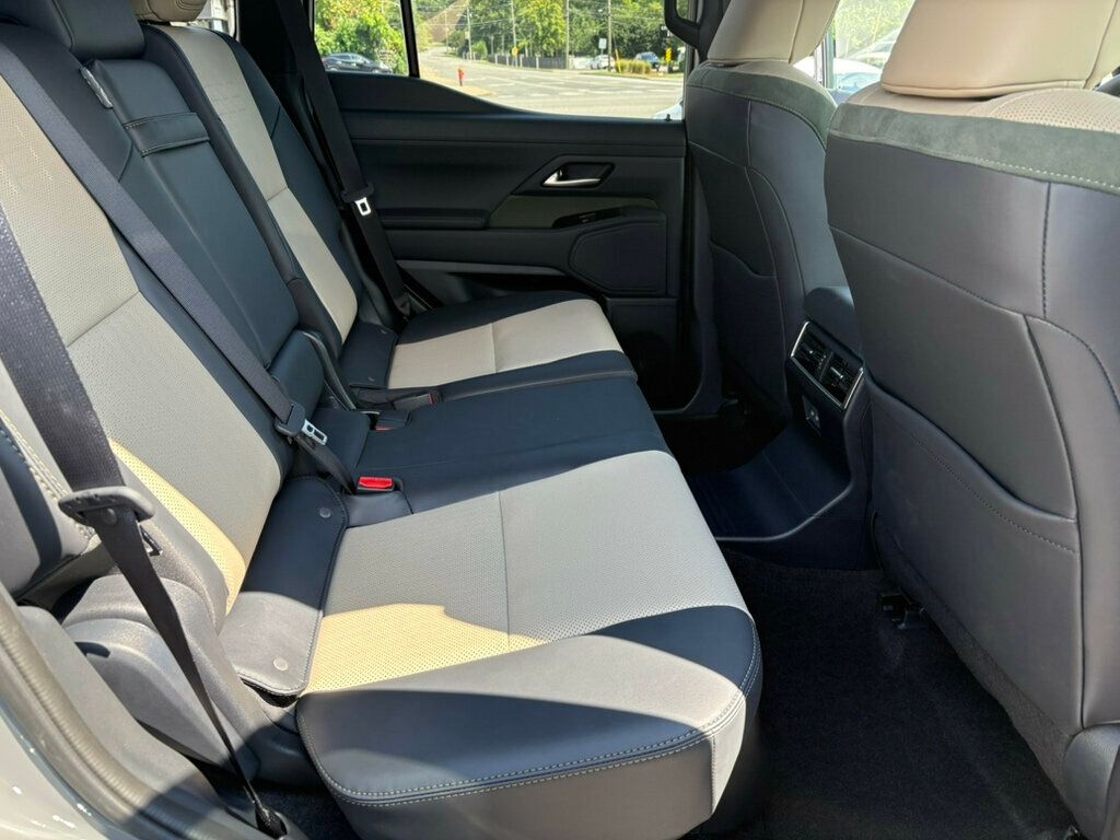 2025 Lexus GX 550 Overtrail photo 21