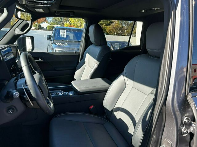 2025 Lexus GX Premium+/HeadsUpDisplay/2ndRowCaptains/BlindSpotMonitor/NAV - 22942293 - 9