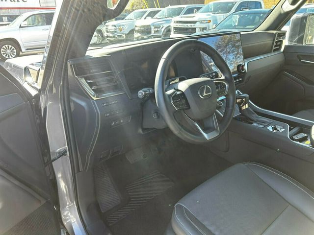 2025 Lexus GX Premium+/HeadsUpDisplay/2ndRowCaptains/BlindSpotMonitor/NAV - 22942293 - 10