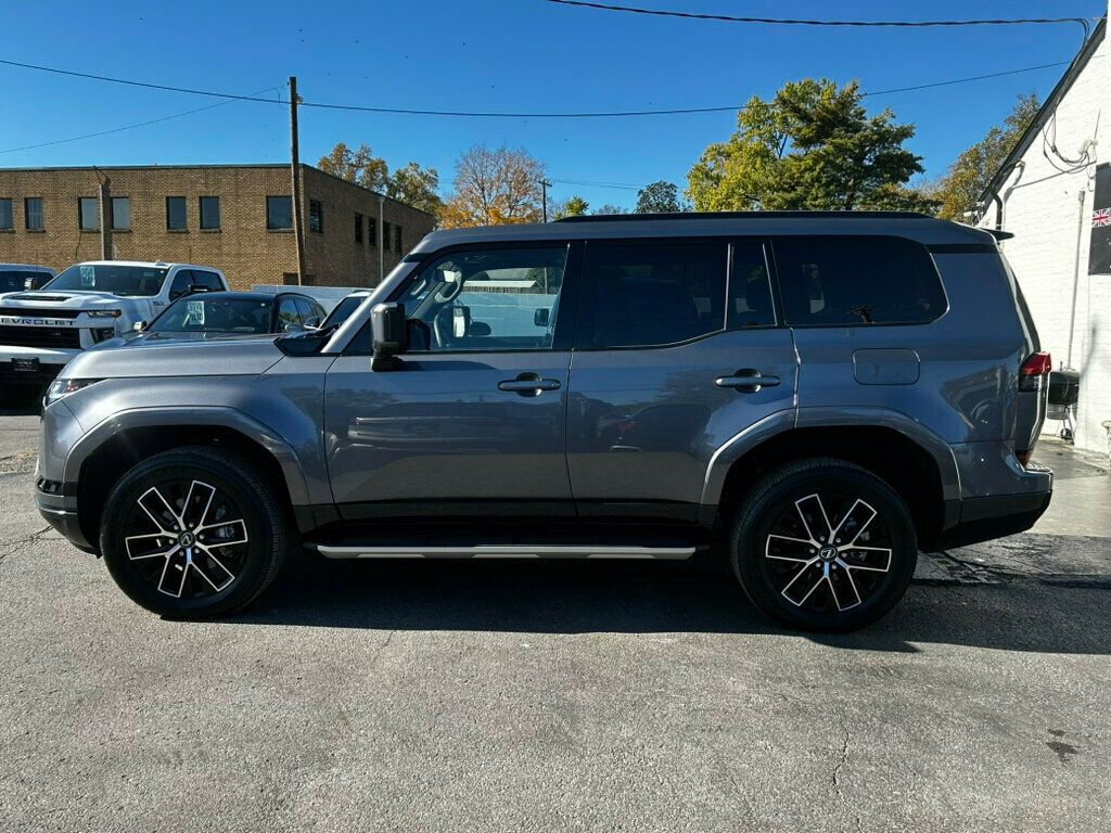 2025 Lexus GX Premium photo 2