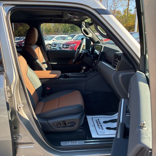 2025 Lexus GX Premium+/Heated&CooledSeats/HeadsUpDisplay/ColdAreaPkg/NAV - 22937593 - 10