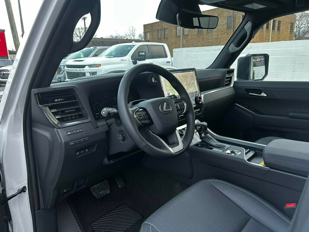 2025 Lexus GX Premium+/Heated&CooledSeats/HeadsUpDisplay/ColdAreaPkg/NAV - 22949177 - 10