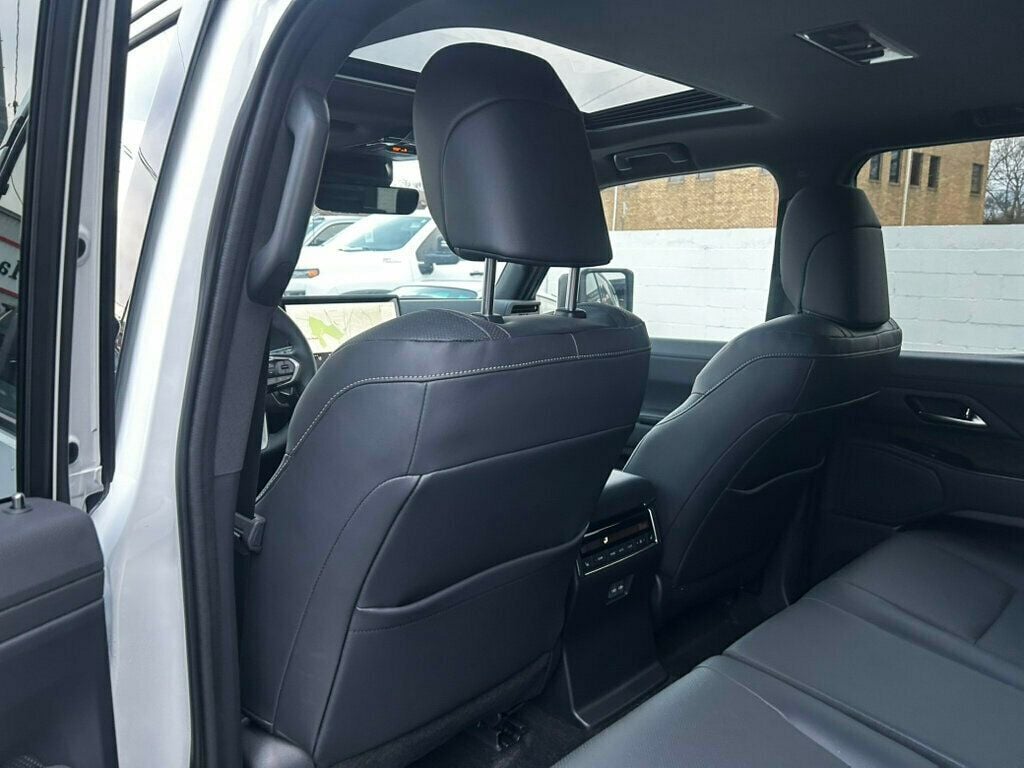 2025 Lexus GX Premium+/Heated&CooledSeats/HeadsUpDisplay/ColdAreaPkg/NAV - 22949177 - 13