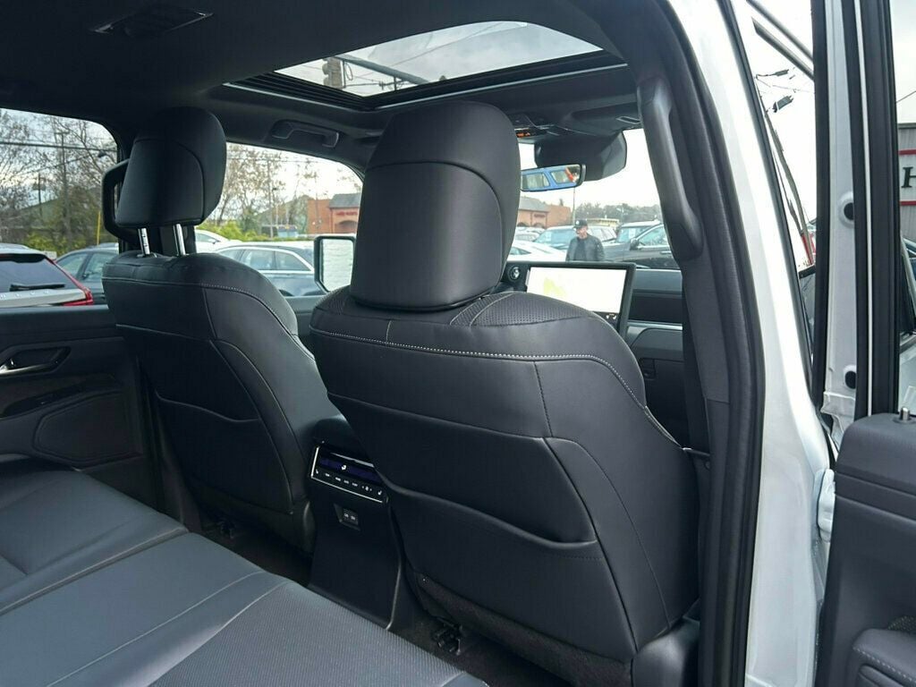 2025 Lexus GX Premium+/Heated&CooledSeats/HeadsUpDisplay/ColdAreaPkg/NAV - 22949177 - 19