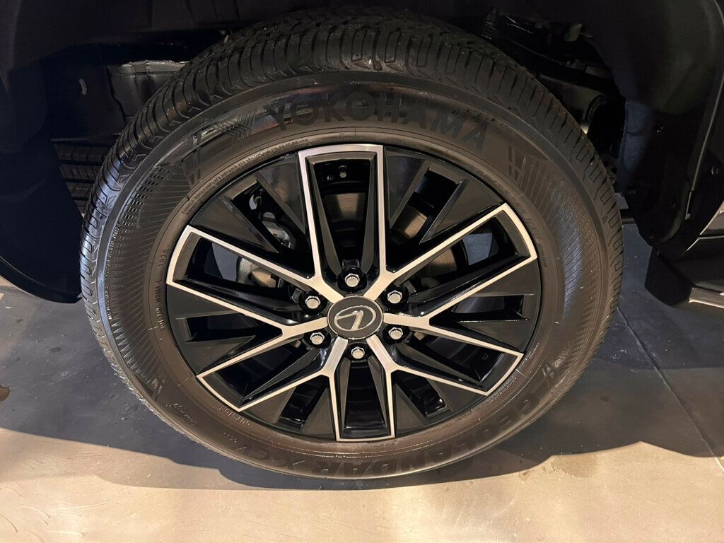 2025 Lexus GX PremiumPlus/TrafficAssist/BlackPkg/ColdAreaPkg/HeadUpDisplay/NAV - 22982873 - 11