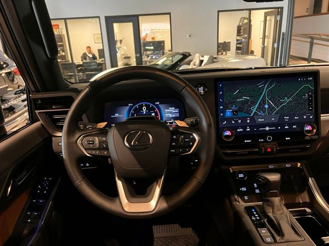 2025 Lexus GX PremiumPlus/TrafficAssist/BlackPkg/ColdAreaPkg/HeadUpDisplay/NAV - 22982873 - 16