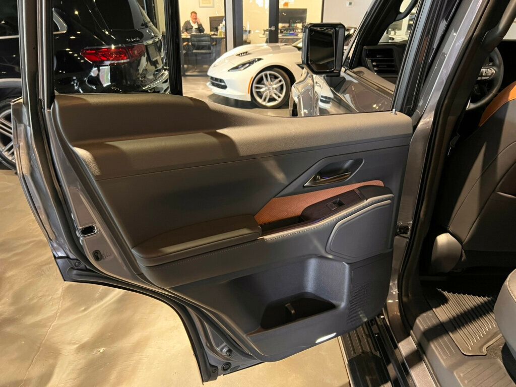 2025 Lexus GX PremiumPlus/TrafficAssist/BlackPkg/ColdAreaPkg/HeadUpDisplay/NAV - 22982873 - 22