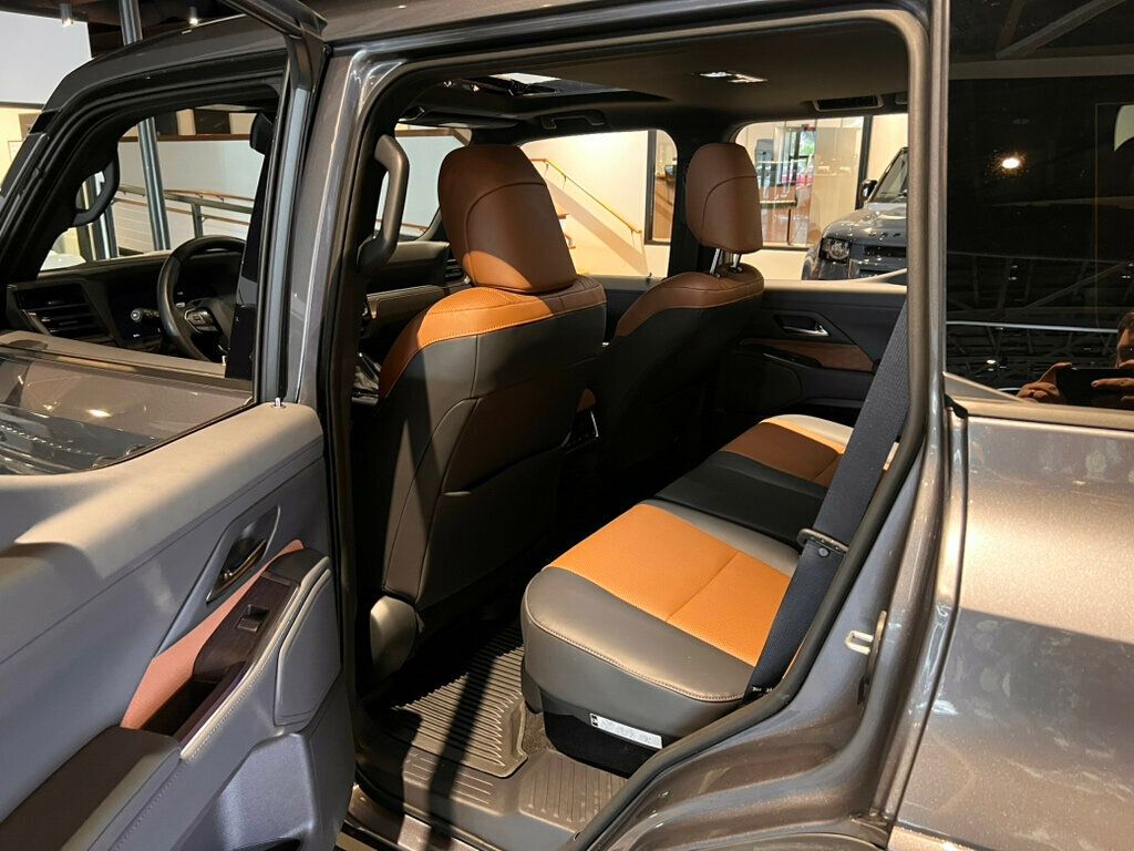 2025 Lexus GX PremiumPlus/TrafficAssist/BlackPkg/ColdAreaPkg/HeadUpDisplay/NAV - 22982873 - 23