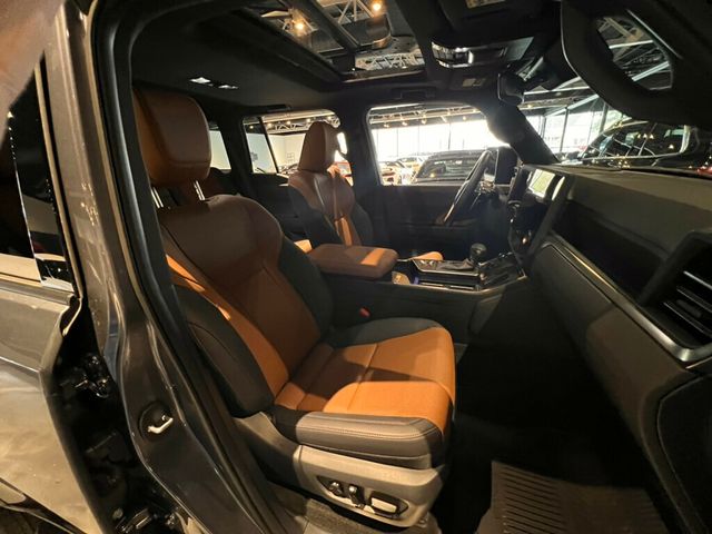 2025 Lexus GX PremiumPlus/TrafficAssist/BlackPkg/ColdAreaPkg/HeadUpDisplay/NAV - 22982873 - 31